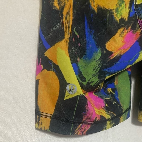 Lululemon size 2 Wunder train high rise short 4 in inseam everlux fabric EUC - Picture 6 of 6